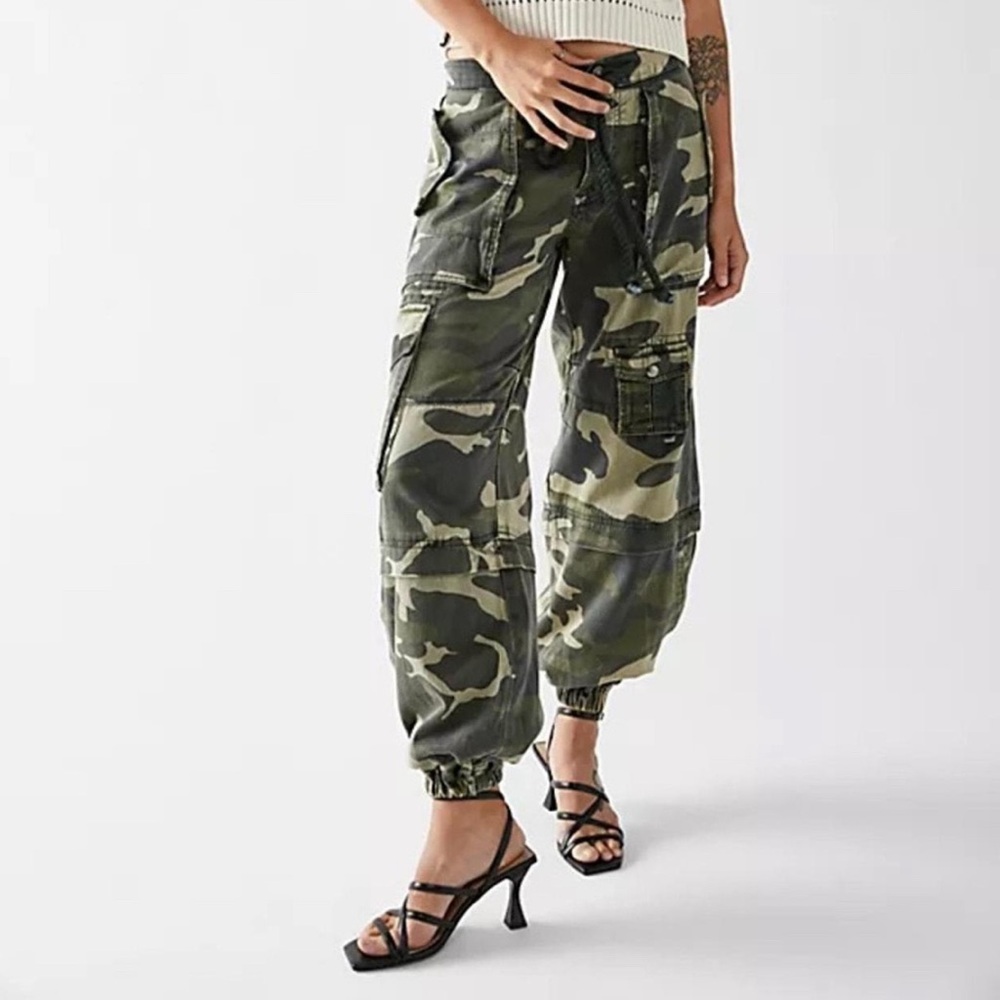 FREE PEOPLE Green Camouflage Pants